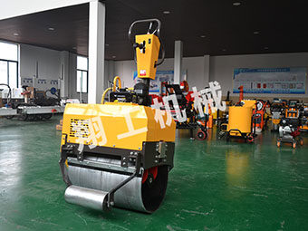 道路養(yǎng)護(hù)責(zé)任重大，小型壓路機(jī)需求迅速增長(zhǎng)