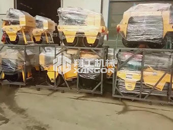 翔工機械一批小型壓路機包裝好，成功出口到國外