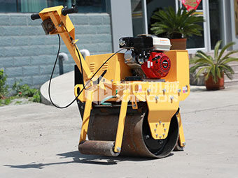 為什么別人家小型壓路機(jī)長壽？秘訣在這里！